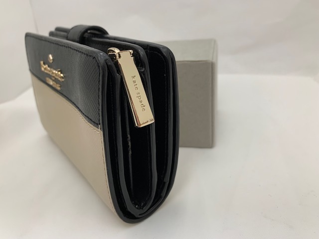 ☆1000円スタート☆ Kate spade ケイトスペード レザー 二つ折り 財布 ウォレット 小銭入れ ベージュ系×ブラック系 ◆23826の画像3