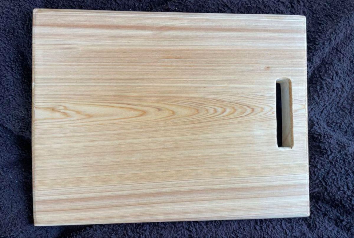 GW値下げ！未使用品　まな板　木製　無垢材ヒノキ檜　大きいサイズ　48x36x4cm