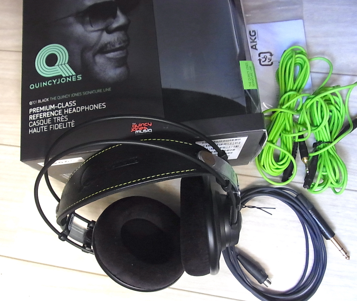 6300円 美品☆AKG Q701 開放型ヘッドホン ブラック ノイマン 6300円 美品☆AKG Q701 開放型ヘッドホン ブラック ノイマン