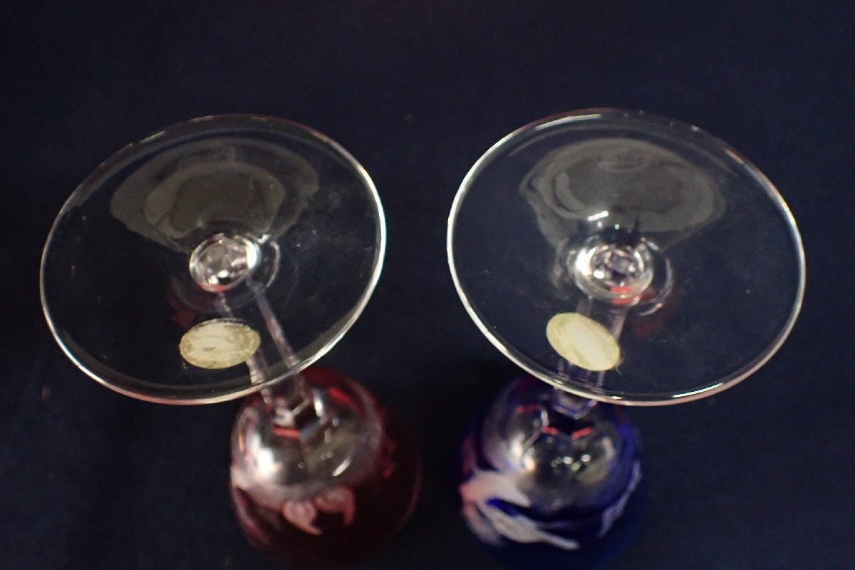 ★040274 モーゼル Moser ガラス製 鳥彫 ワイングラス 赤 青 ケース付★_画像9
