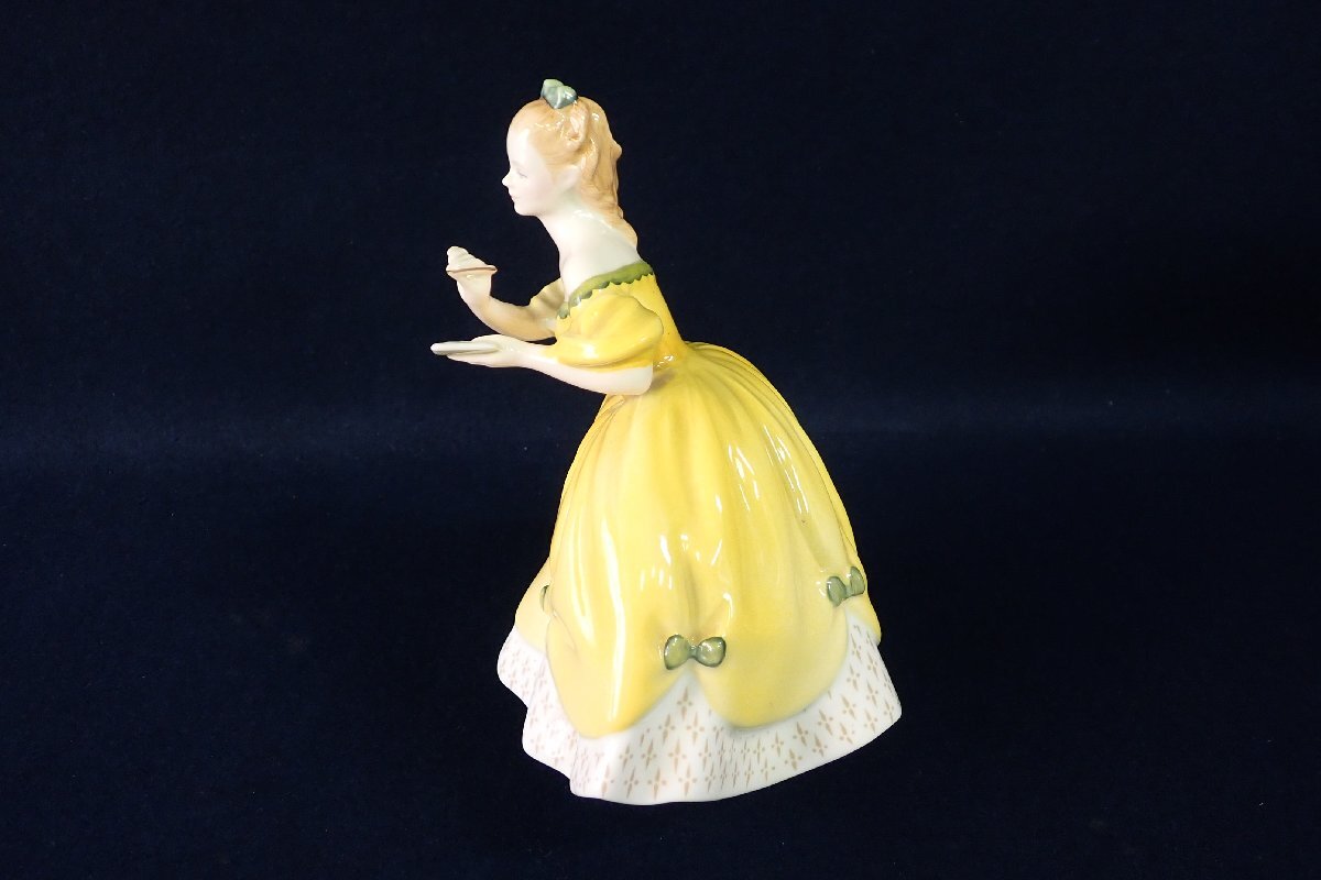 *041338 Royal Doulton Royal Doulton THE LAST WALTZ ceramics doll *