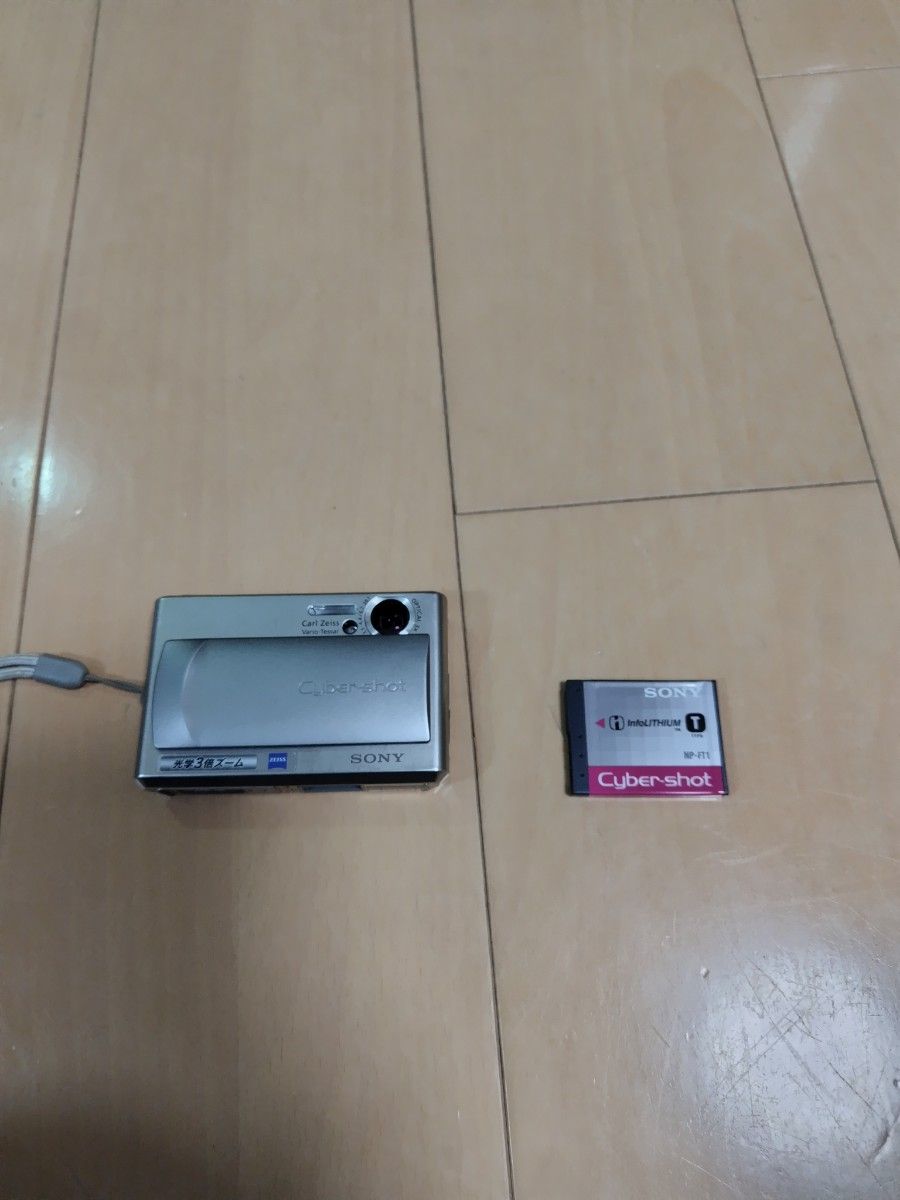 【箱、説明書、メモリースティック無】SONY Cyber-shot　DSC-T1 サイバーショット デジタルカメラ シルバー 