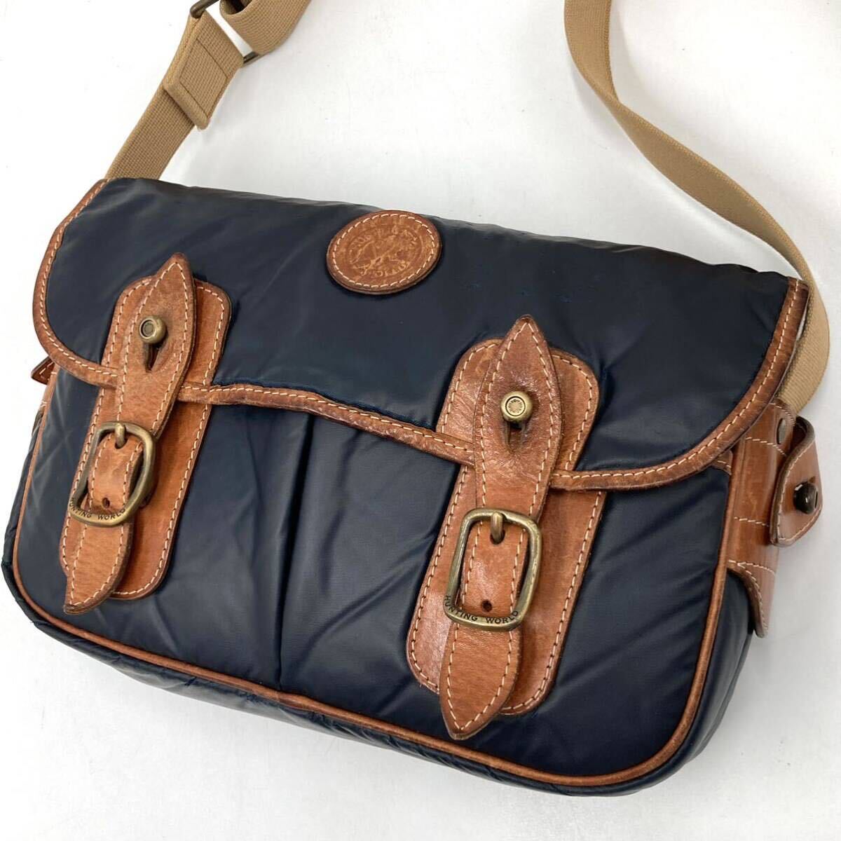 1 jpy [ hard-to-find ] Hunting World HUNTING WORLD messenger bag shoulder bag chopsticks .- Cross leather original leather men's business 