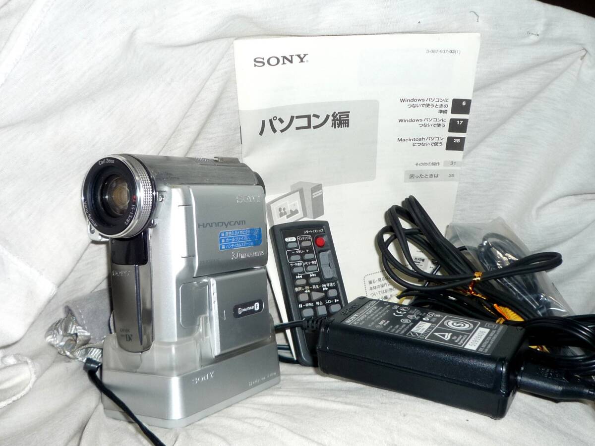 ソニー デジタルビデオカメラ dcr-PC350 (300万画素・ナイトショット付)劣化バッテリー、ACアダプタ、元箱他付き・動作品の画像2