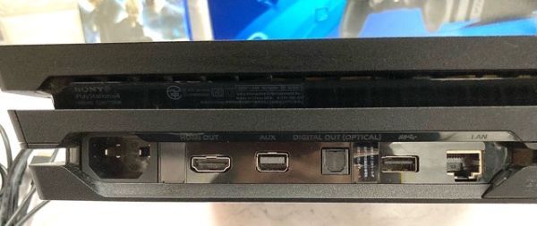 SONY PlayStation 4 CUH-7100B PS 4Pro プレステ4 本体 箱 セット 1TB ブラック 通電確認済 おまけ『DETROIT』fah 5A011_画像6