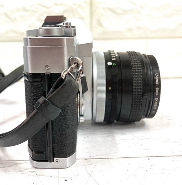 Canon キヤノン FTb フィルム一眼カメラ+レンズ FD 50mm 1:1.8 S.C.+ZOOM FD 100-200mm 1:5.6S.C.他備品付き シャッターOK fah 4A961の画像4