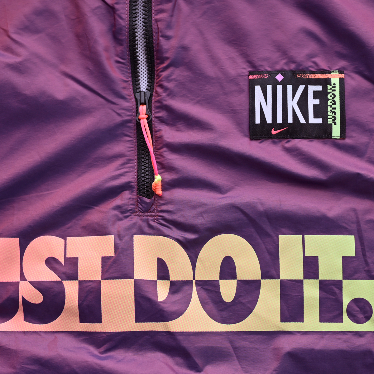ほぼ未使用 NIKE ナイキ ナイロン プルオーバー ジャケット XL ほぼ未使用 NIKE ナイキ ナイロン プルオーバー ジャケット XL