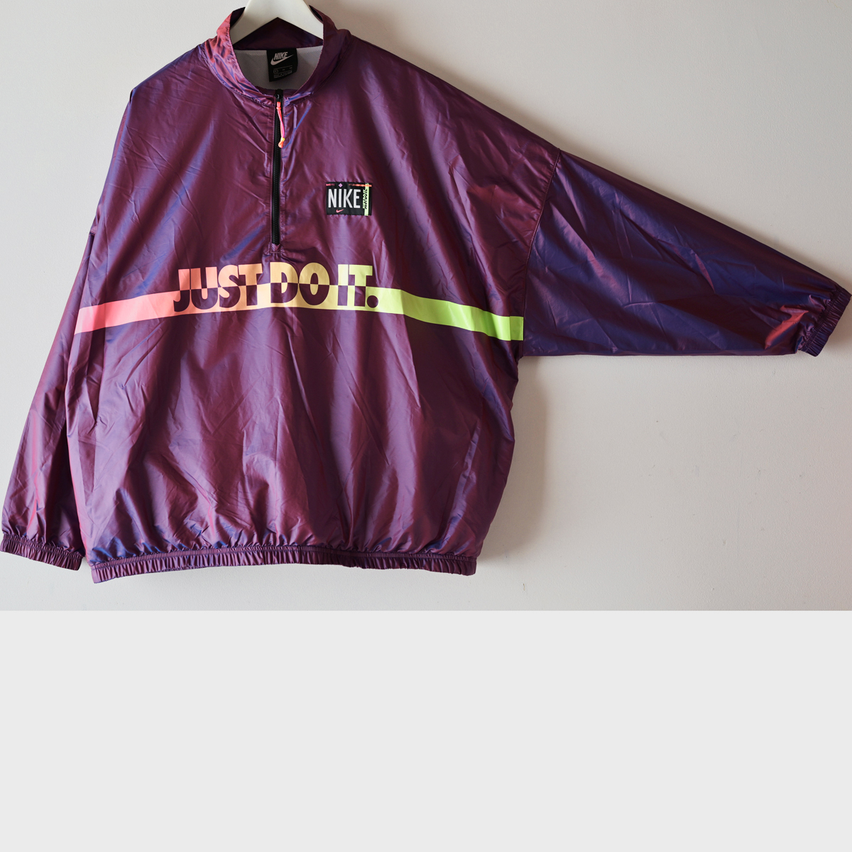 ほぼ未使用 NIKE ナイキ ナイロン プルオーバー ジャケット XL ほぼ未使用 NIKE ナイキ ナイロン プルオーバー ジャケット XL