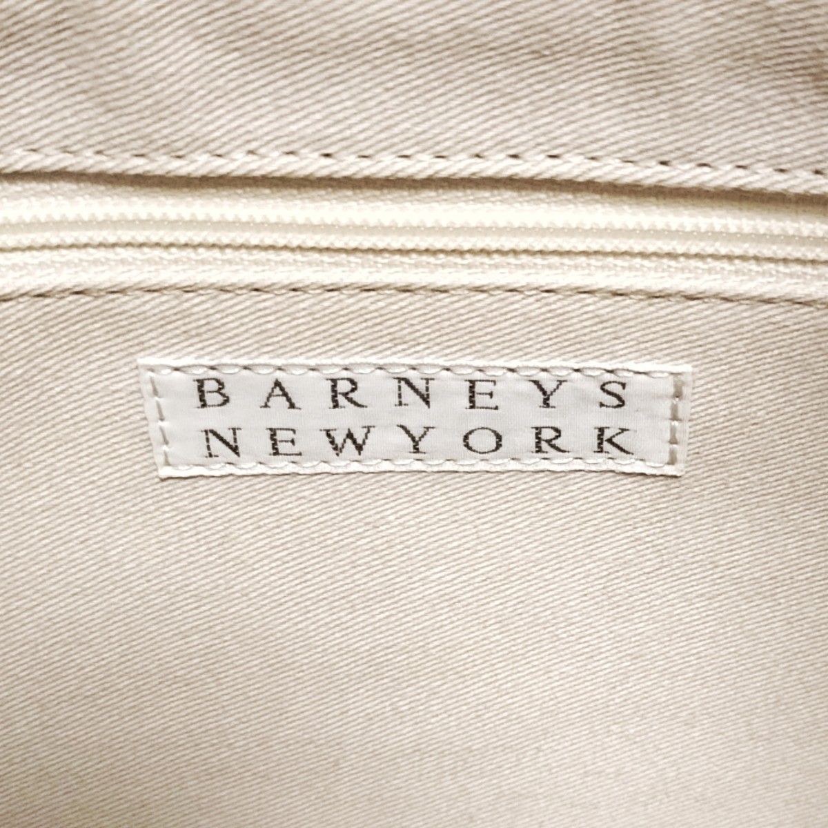 BARNES NEW YORK　バーニーズニューヨーク ショルダーバッグ　レザー メッシュ　ホワイト