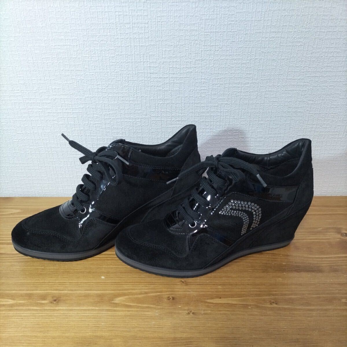 4-340 GEOX RESPIRA ジェオックス レディース 靴 スニーカー 厚底 スエード サイズ38 ブラック 黒_画像3