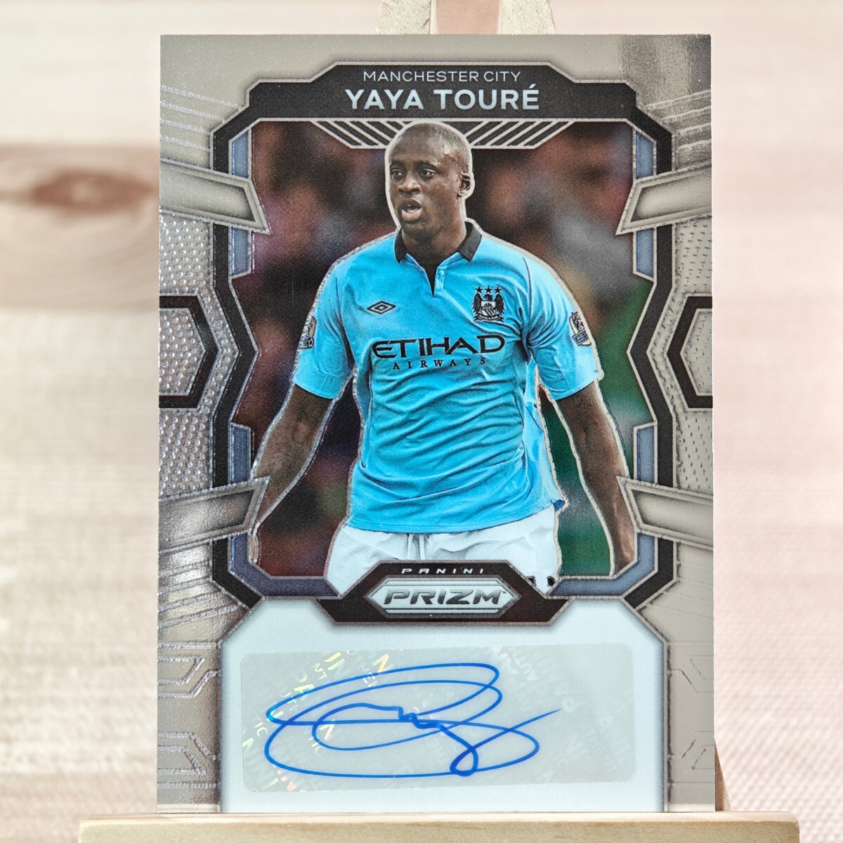 ヤヤ・トゥーレ 2023-24 Panini Prizm Premier League Yaya Toure Auto Manchester City 直筆サインカードの画像1