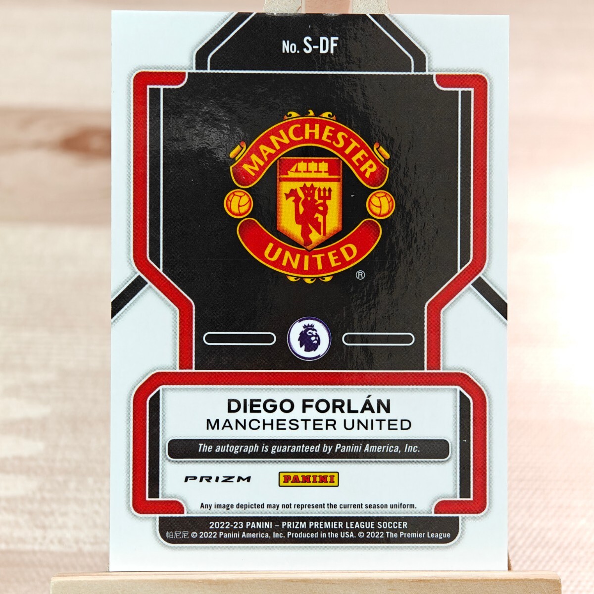 ディエゴ・フォルラン 2022-23 Panini Prizm EPL Breakaway Diego Forlan Auto Manchester United 直筆サインカード_画像2