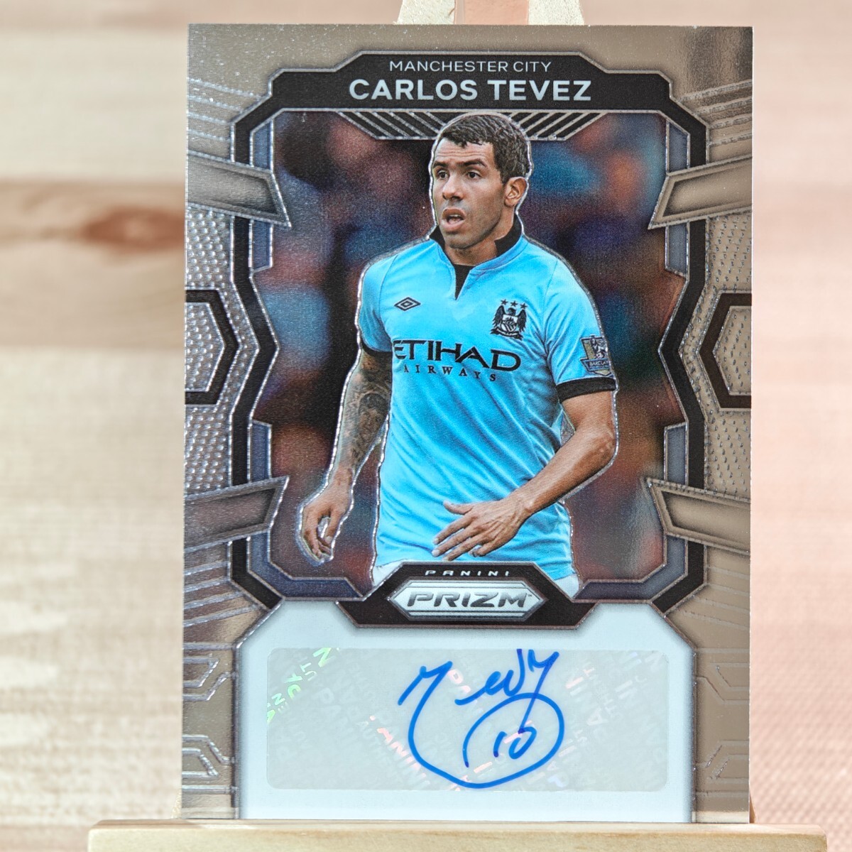 カルロス・テベス 2023-24 Panini Prizm EPL Carlos Tevez Auto Manchester City Autograph 直筆サインカードの画像1