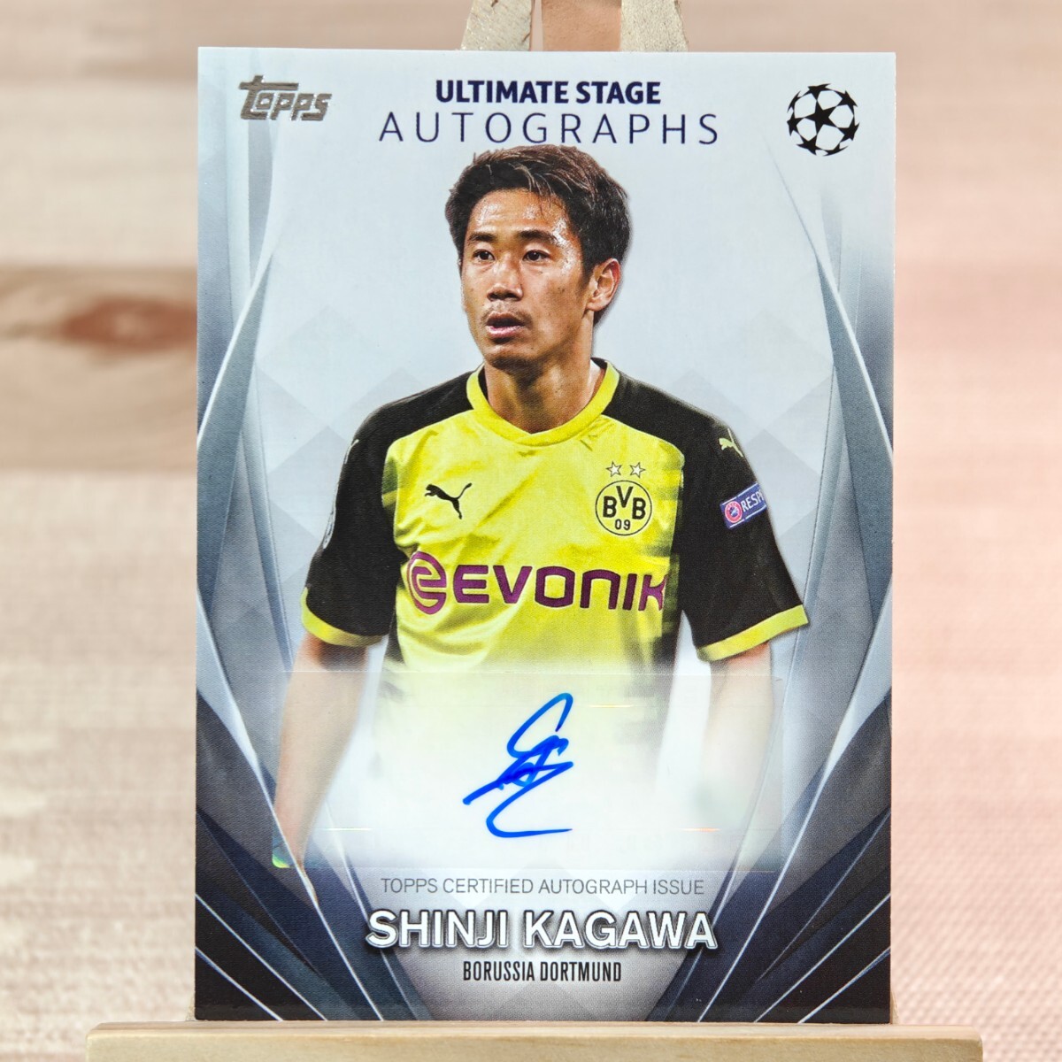 香川真司 2023-24 Topps UEFA Ultimate Stage Autographs Shinji Kagawa Auto Dortmund 直筆サインカードの画像1