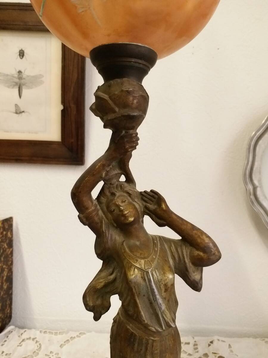  ★フランス アンティーク 女性像 装飾 オイルランプ アールヌーヴォー 手書き絵付き 大きい ホヤ付き 1900年 ★の画像3