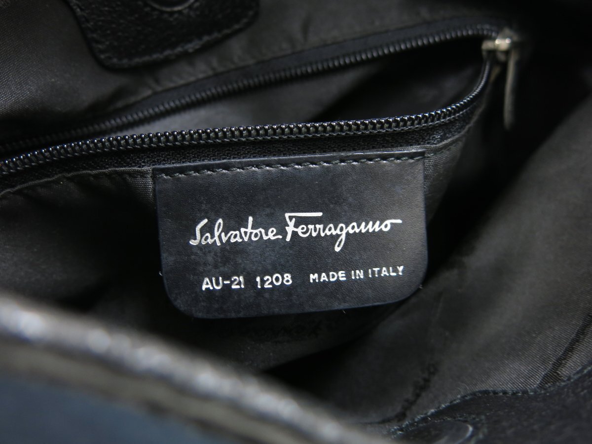 ◆美品◆Salvatore Ferragamo フェラガモ◆ロゴプレート◆ナイロン ピッグスキン◆ワン ショルダー バッグ◆黒 紺 シルバー金具◆A4740の画像10