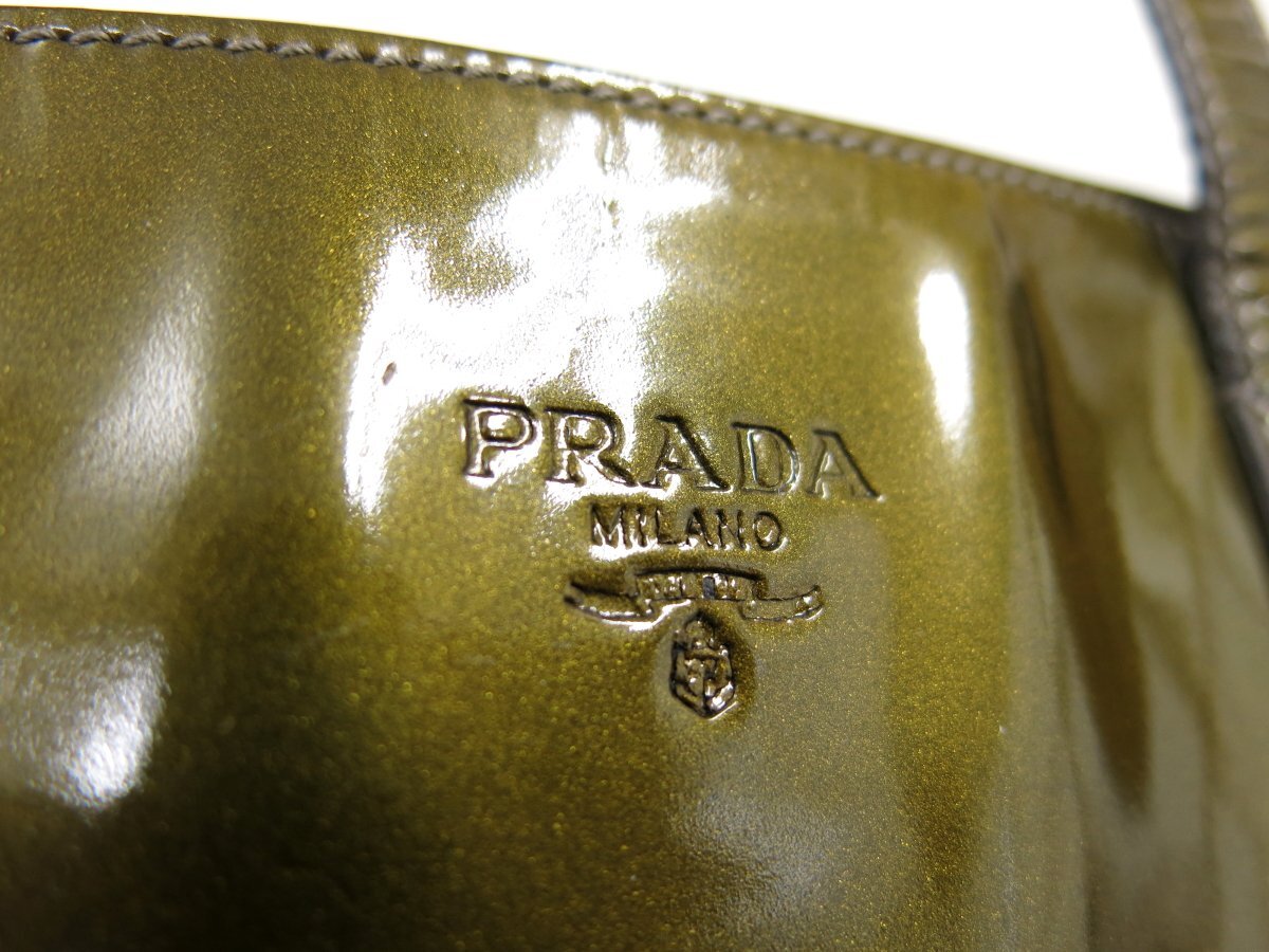 ◆美品◆PRADA プラダ◆ロゴ型押し◆エナメル パテント レザー 本革◆トート バッグ◆カーキ SV金具◆イタリア製◆ヴィンテージ◆A4815の画像8