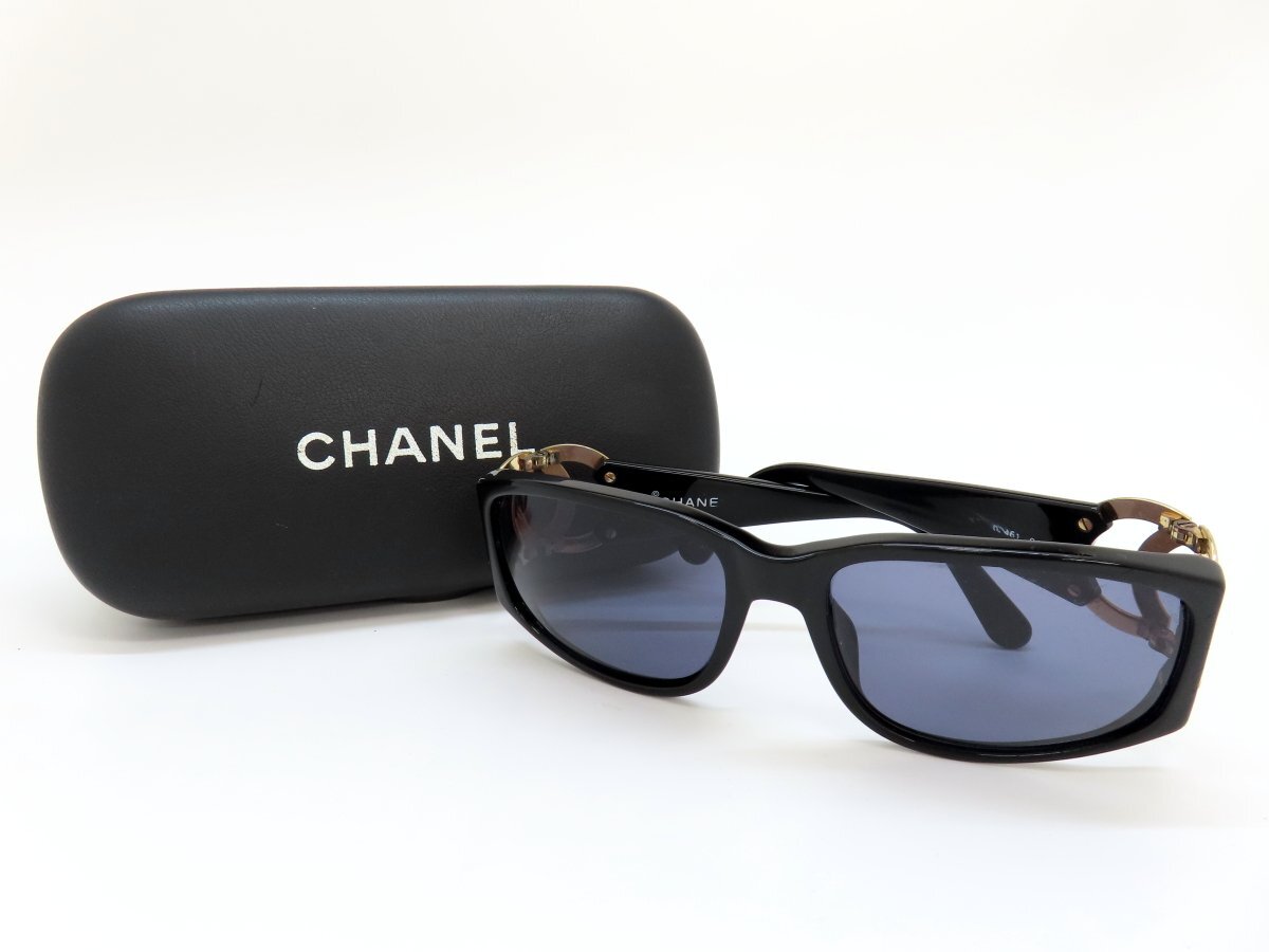 ◆美品◆CHANEL シャネル◆02461 94305◆ココマーク◆サングラス◆ブラック ゴールド金具◆ヴィンテージ◆セルフレーム◆ケース付き◆A4918_画像2