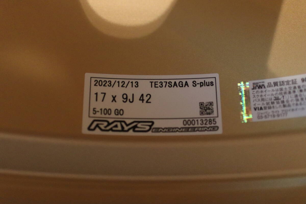 【送料無料】【新品未使用】【レイズホイール】RAYS VOLKRACING TE37SAGA S-plus 17インチ 9J +42 5/100 ゴールドの画像3