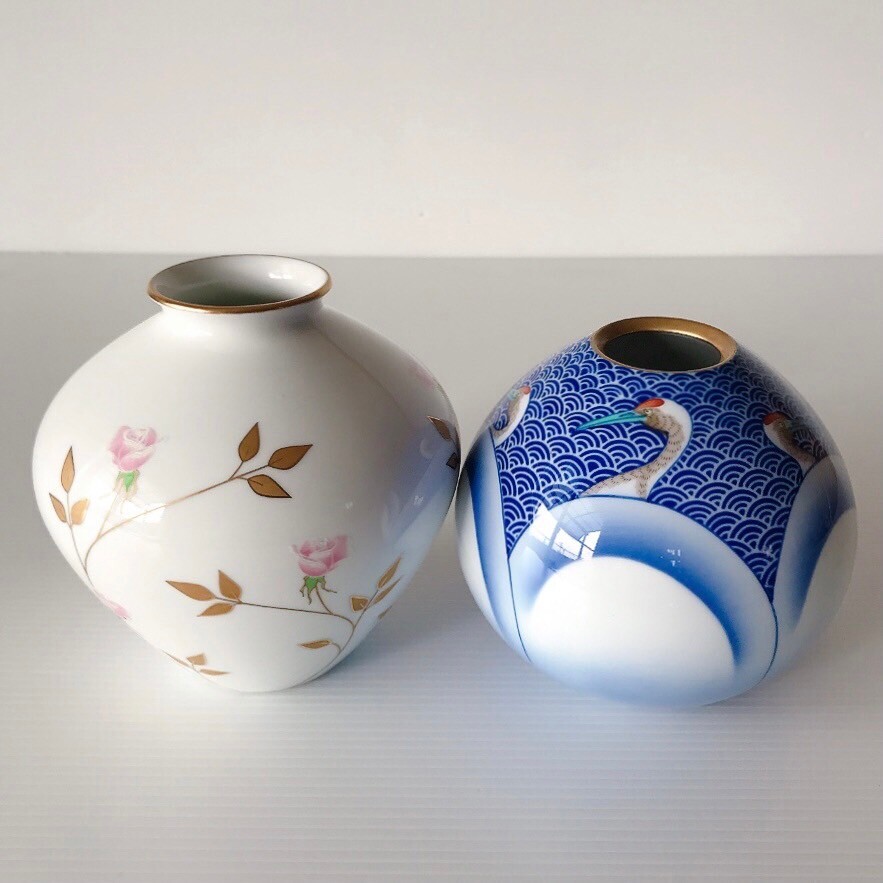 香蘭社 花瓶 2個 花器 薔薇 鶴 金彩 陶器 壺 インテリア 花入 置物の画像1