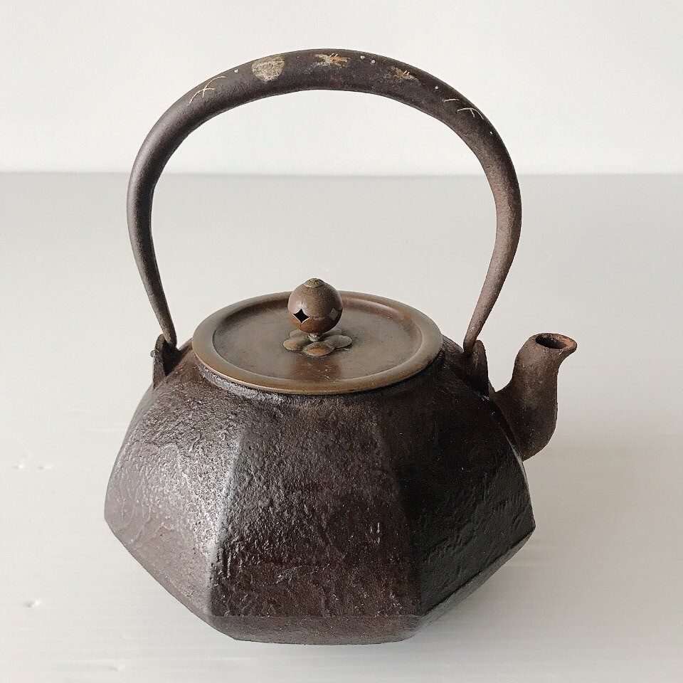 鉄瓶 石山秋月 八角鉄瓶 銅蓋 急須 茶道具 鉄器 茶器 骨董_画像2