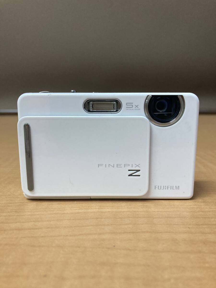 ◎ FUJIFILM Fine Pix Z300 デジタル カメラ 1000万画素 光学ズーム 5倍 動作未確認 ジャンク品 ホワイト 富士 フイルム ファイン ピクス