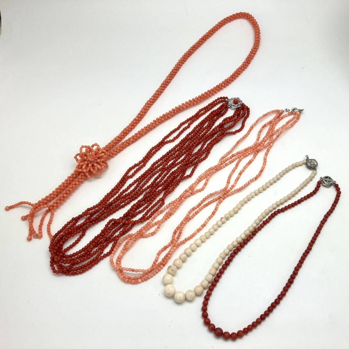 [.. necklace 5 point . summarize ]a weight approximately 189g coral san .necklace coral coral red peach color branch circle sphere silver DB0