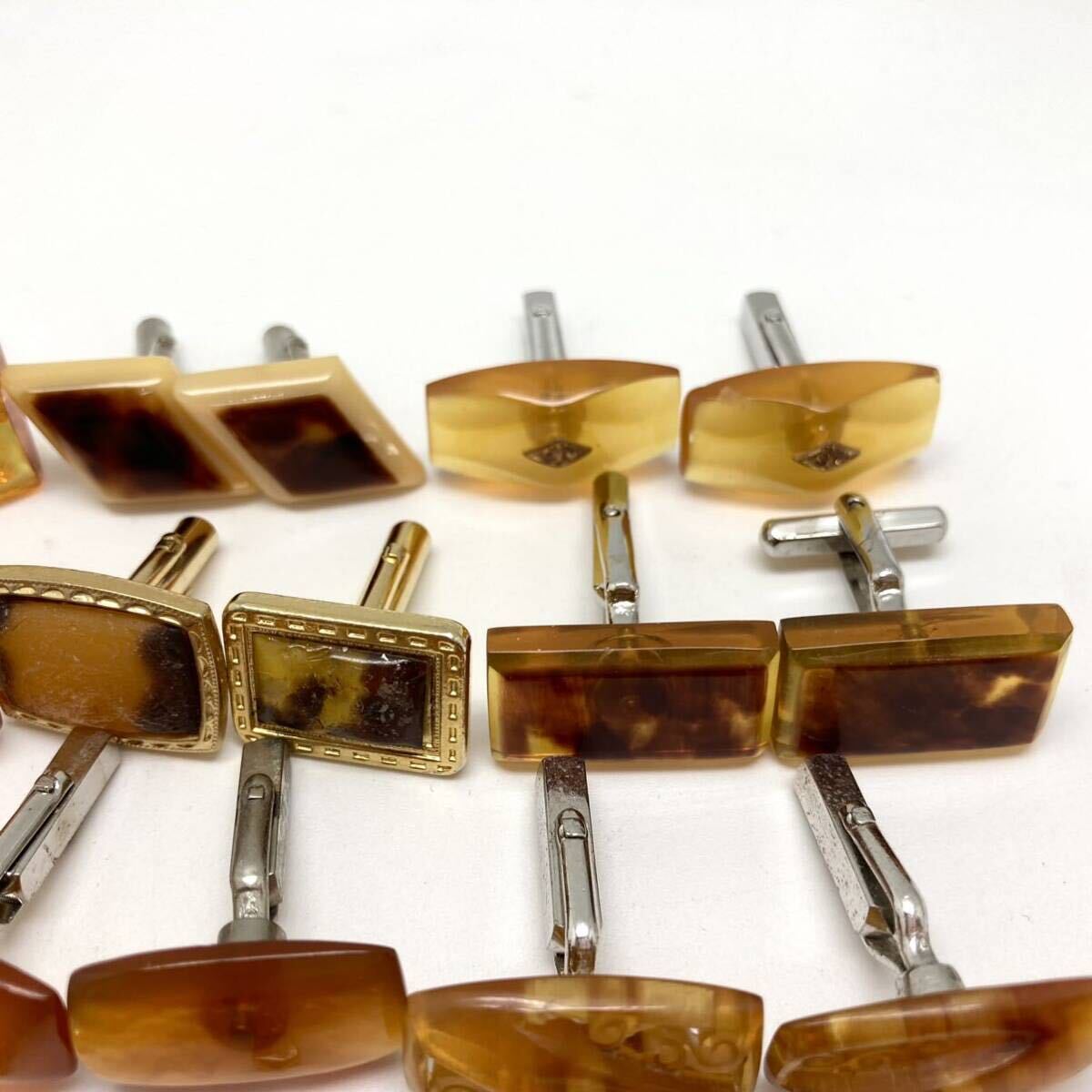 「琥珀・鼈甲カフスおまとめ」a約112.0g コハク こはく アンバー べっ甲 べっこう amber カフス cuffs accessory jewelry CE0 _画像5