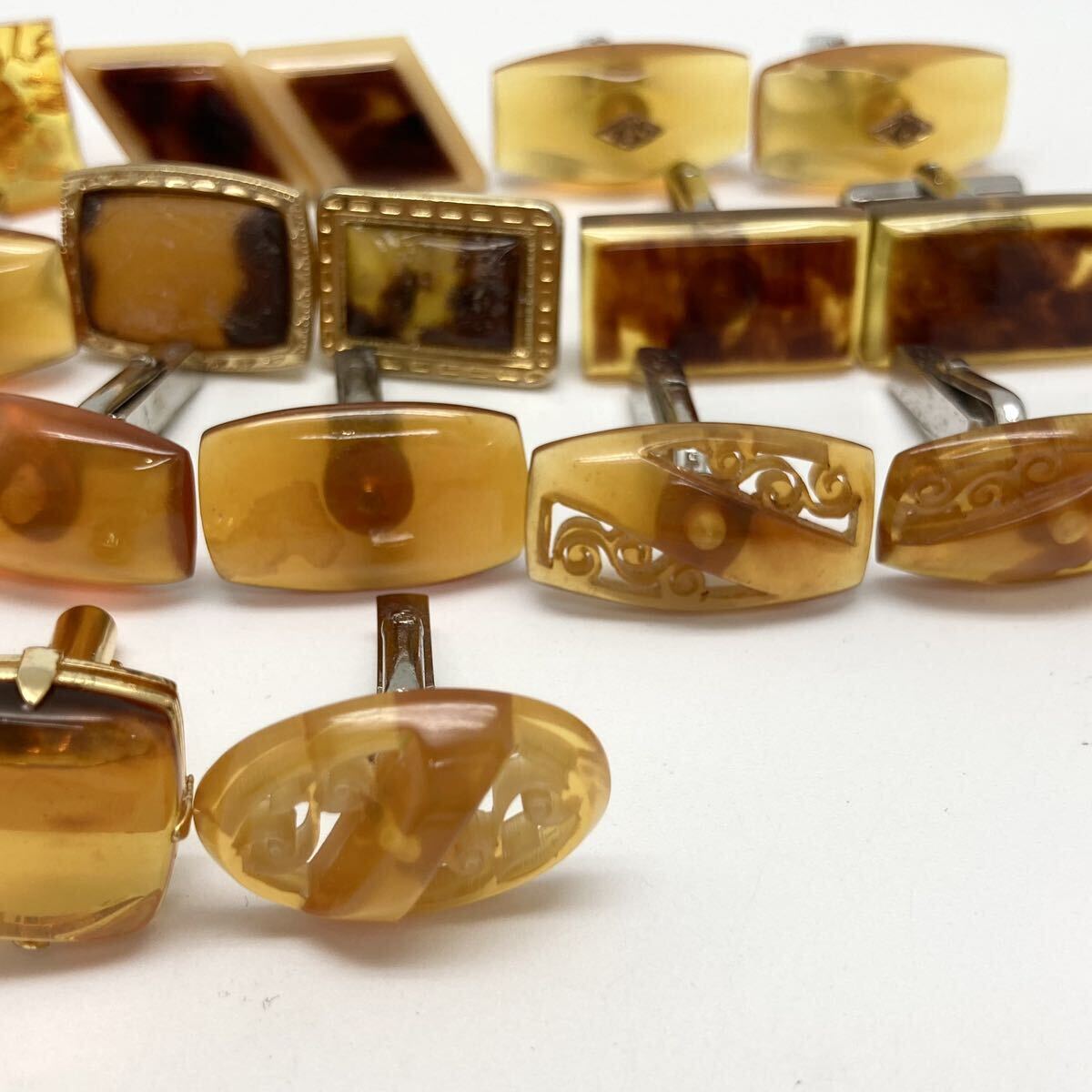 「琥珀・鼈甲カフスおまとめ」a約112.0g コハク こはく アンバー べっ甲 べっこう amber カフス cuffs accessory jewelry CE0 _画像6