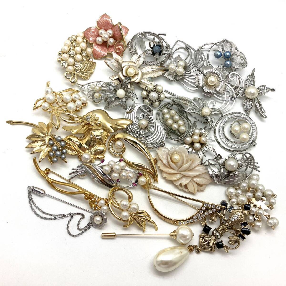 ［パールブローチおまとめ］a 約286g パール 大ぶり 花 婦人 シェル Perl イミテーション broach accessory jewelry silver CE0 の画像1