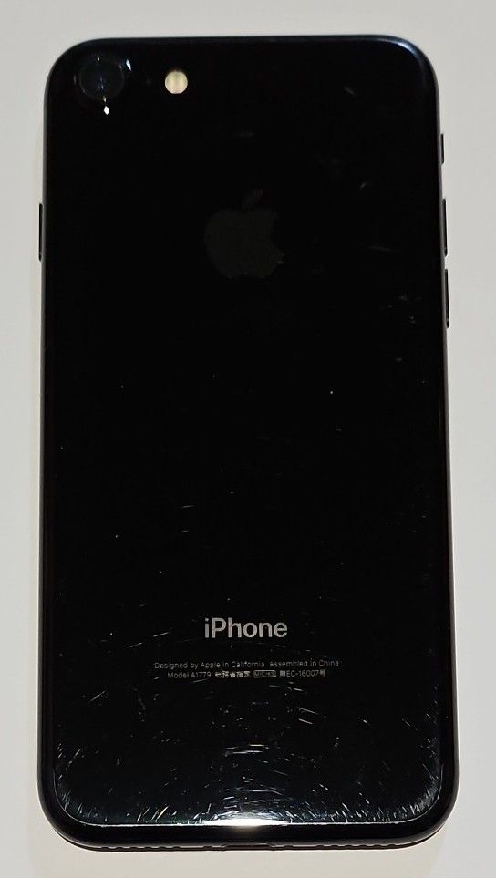 【au】 iPhone7 128GB ブラック　