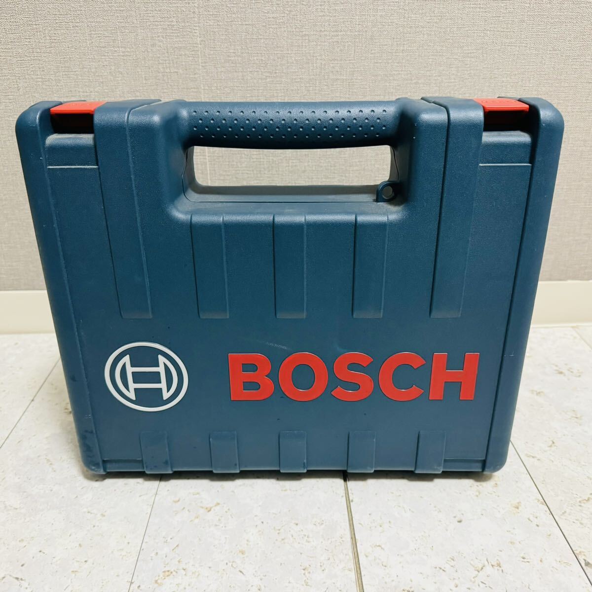 Bosch ボッシュ10.8V コンパクト コードレスインパクトドライバー (2.0Ahバッテリー2個・充電器・キャリングケース付) GDR10.8-LINの画像8