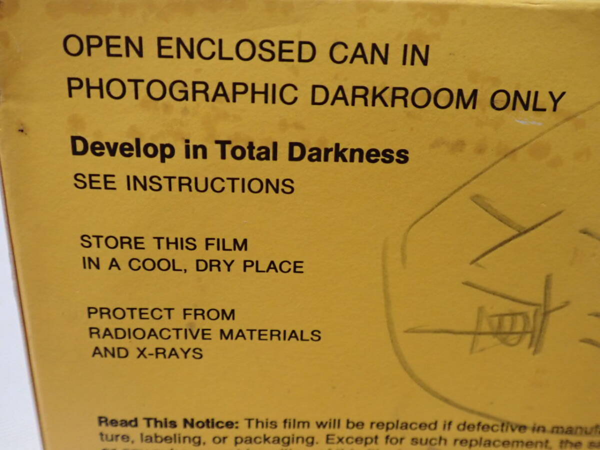 期限切れ・新品未使用・未開封 Kodak コダック 白黒 フィルム PLUS-X Pan Film PX402 35mm×100ft(30.5m)の画像3