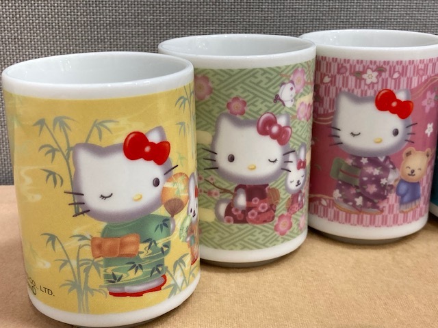 677* HELO KITTY ハローキティ はろうきてぃ HK 2001 SANRIO サンリオ 湯呑 湯飲み 絵柄 和食器 計12客 おまとめ 食器 キャラクター 現状品_画像2