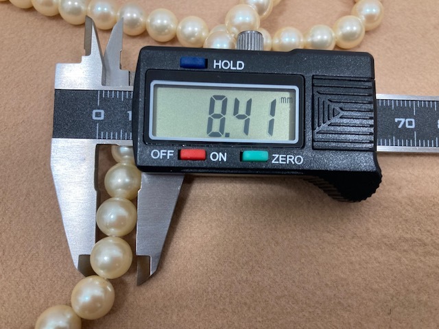 1106* 留め具 SILVER シルバー PEARL パール ロング ネックレス 真珠 サイズ最大約8.4mm 全長約113cm アクセサリー ケース付 現状品の画像9