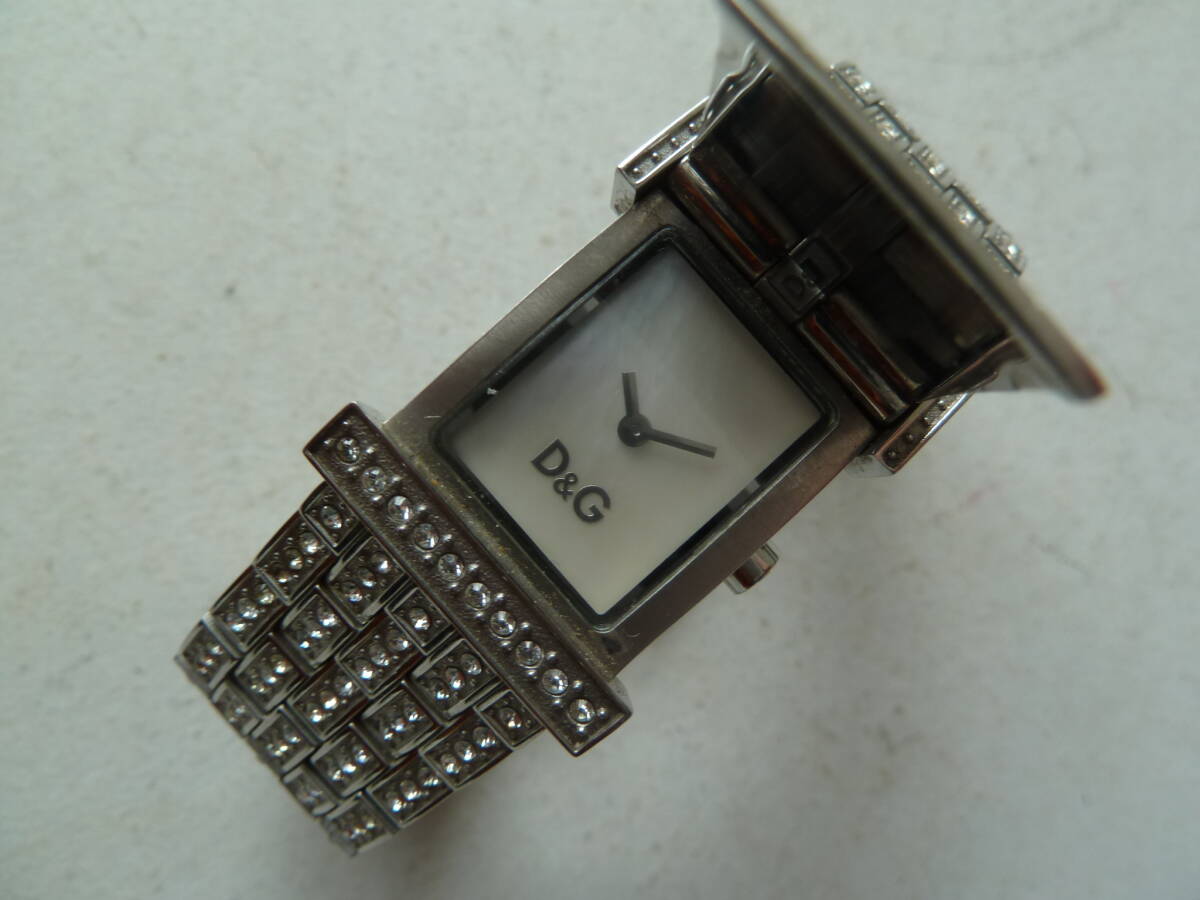D＆G ドルチェ＆ガッパーナ メンズ クォーツ 腕時計 スワロフスキーモデル シェル文字盤 稼働品の画像2