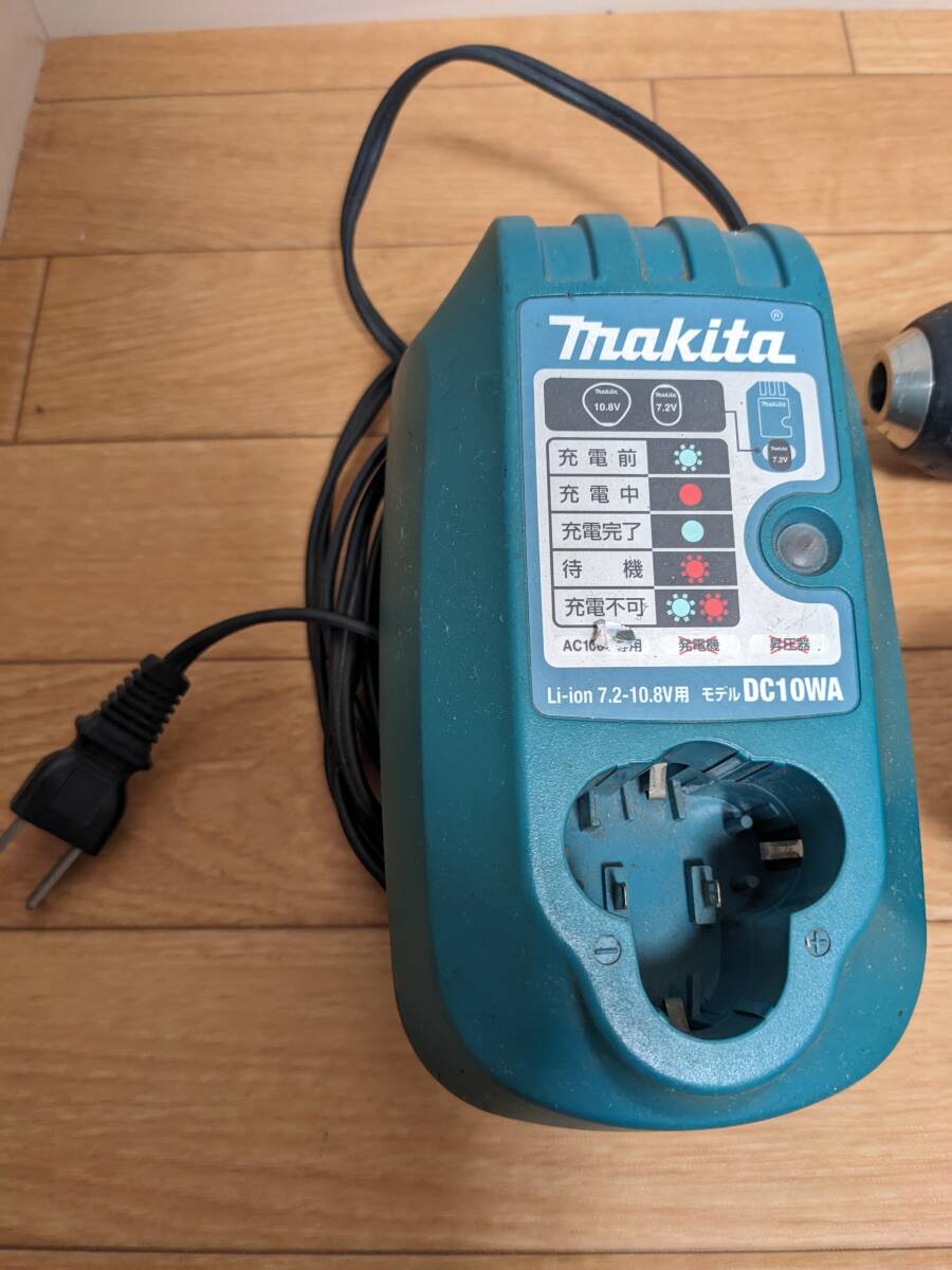 マキタ 10.8V 充電式ドライバドリル DF330D 本体＋バッテリーBL1013＋充電器DC10WA セット makita の画像2