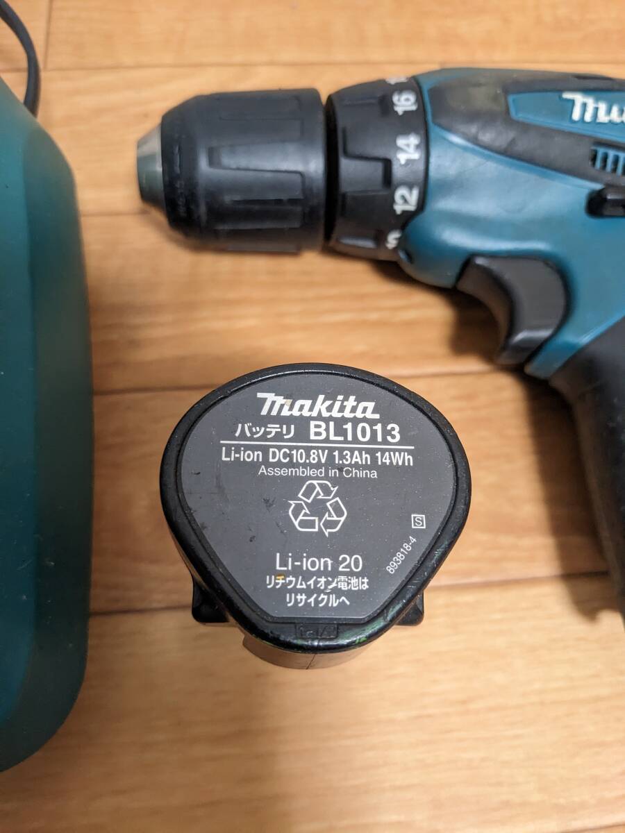 マキタ 10.8V 充電式ドライバドリル DF330D 本体＋バッテリーBL1013＋充電器DC10WA セット makita の画像3