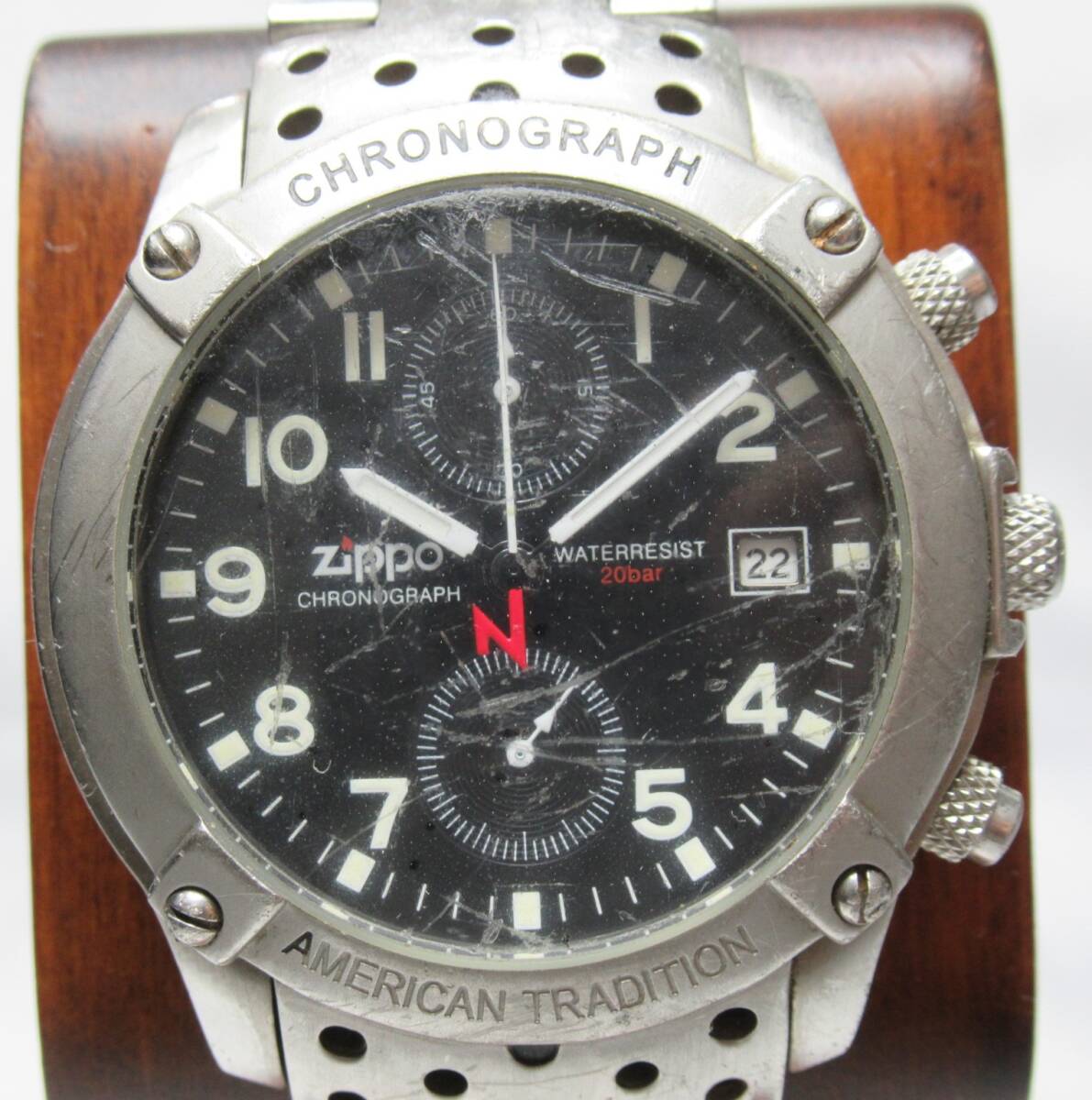 【電池交換済み】Zippo / ジッポ　CHRONOGRAPH　クロノグラフ　VWZ　04　メンズ腕時計　デイト_画像3