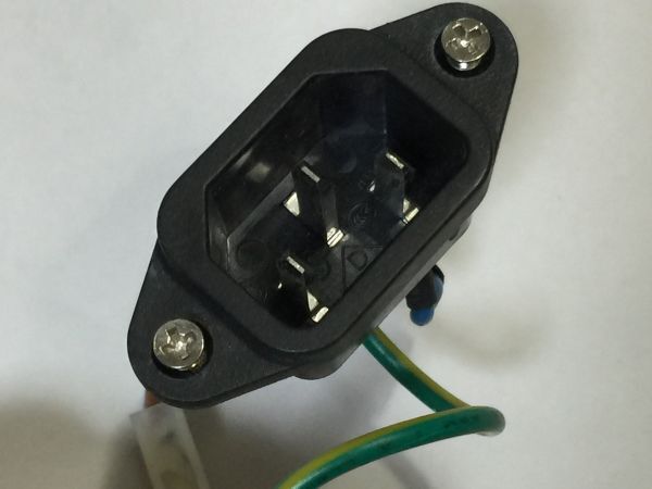 電子部品、パーツなど・・/　　電源コネクタ　250Ｖ　15A 　SS-7B　　2F7CC._画像2