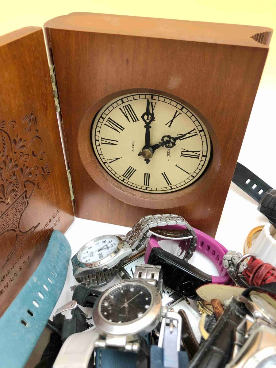 OK9138◆腕時計 約100本 まとめ 大量 SEIKO RED AIER TIMEX SACSNY CASIO J-AXIS moderno 置き時計 デジタル 【未確認】 同梱不可 240425の画像5