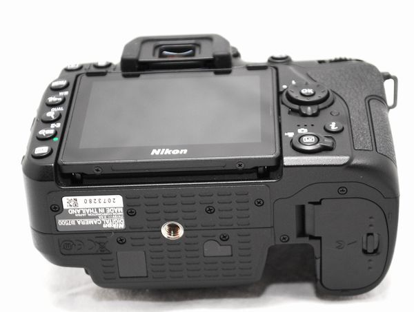 【新品級の超美品 2380ショット】Nikon ニコン D7500の画像10