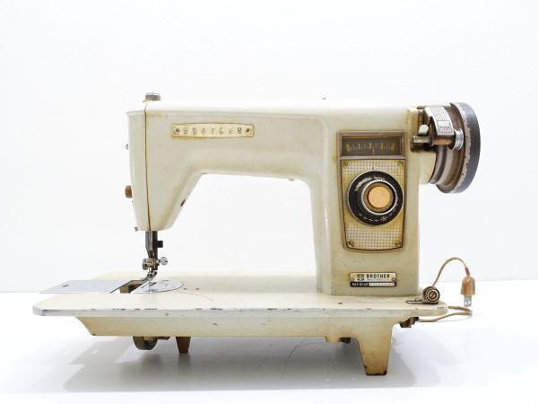 BROTHER　SEWING MACHINE　　HA2-B149　　ブラザー ミシン 手芸 ハンドクラフト 輸出 鉄　　※現状_画像1