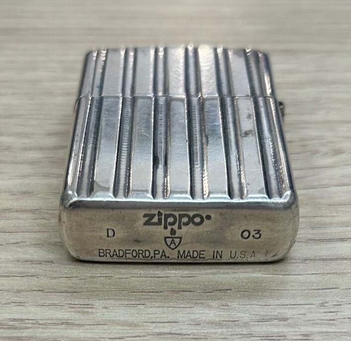 ☆3406 ZIPPO ジッポ アーマー 深掘り ストライプ 2003年製 初期型 極希少品 入手困難 深堀エンジンターン 火花〇 着火未確認現状保管品☆の画像5