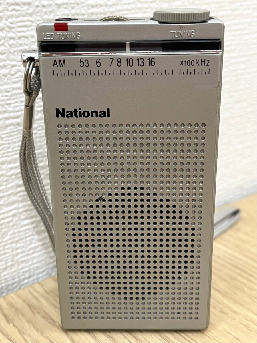 ◇◆3550 National ナショナル 小型コンパクトラジオ AMラジオ R-166 昭和レトロ アンティーク 現状保管品◆◇の画像2