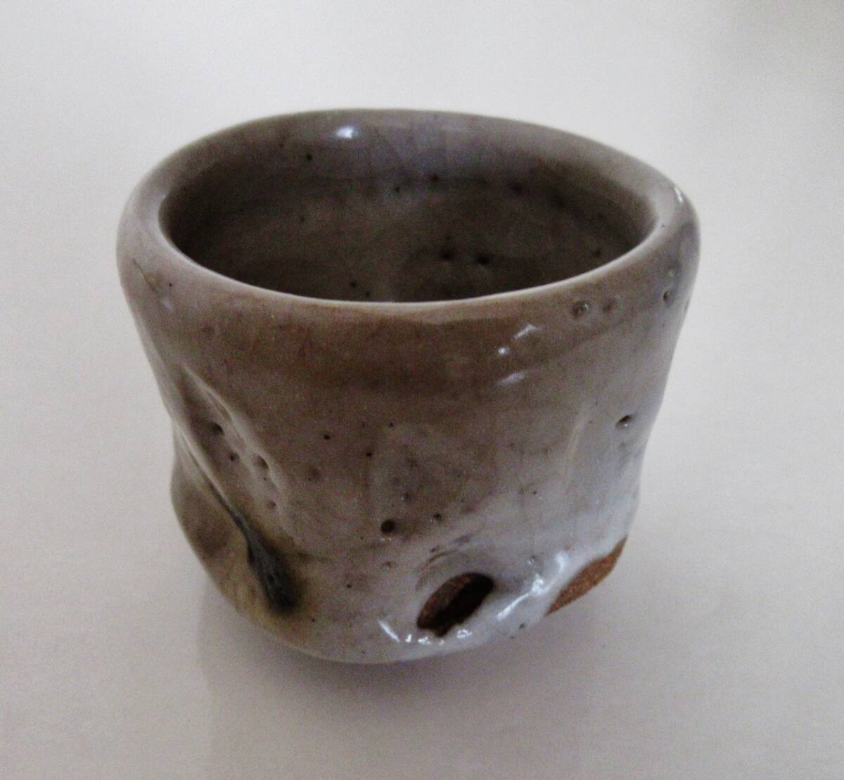 全体図(素地の赤茶混じりのグレー色)