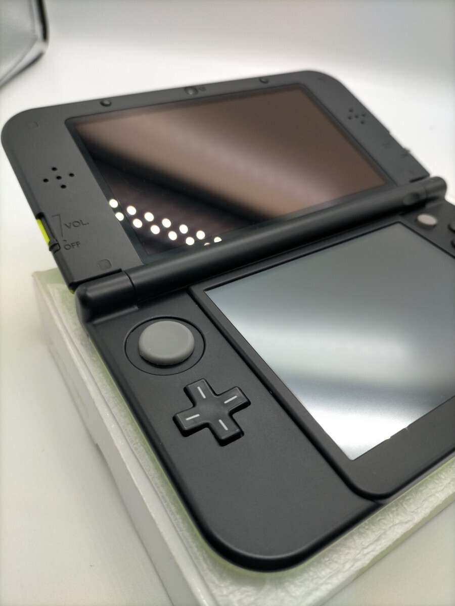 Newニンテンドー3DS LL ライム×ブラック Nintendo 箱付き 付属品あり_画像8