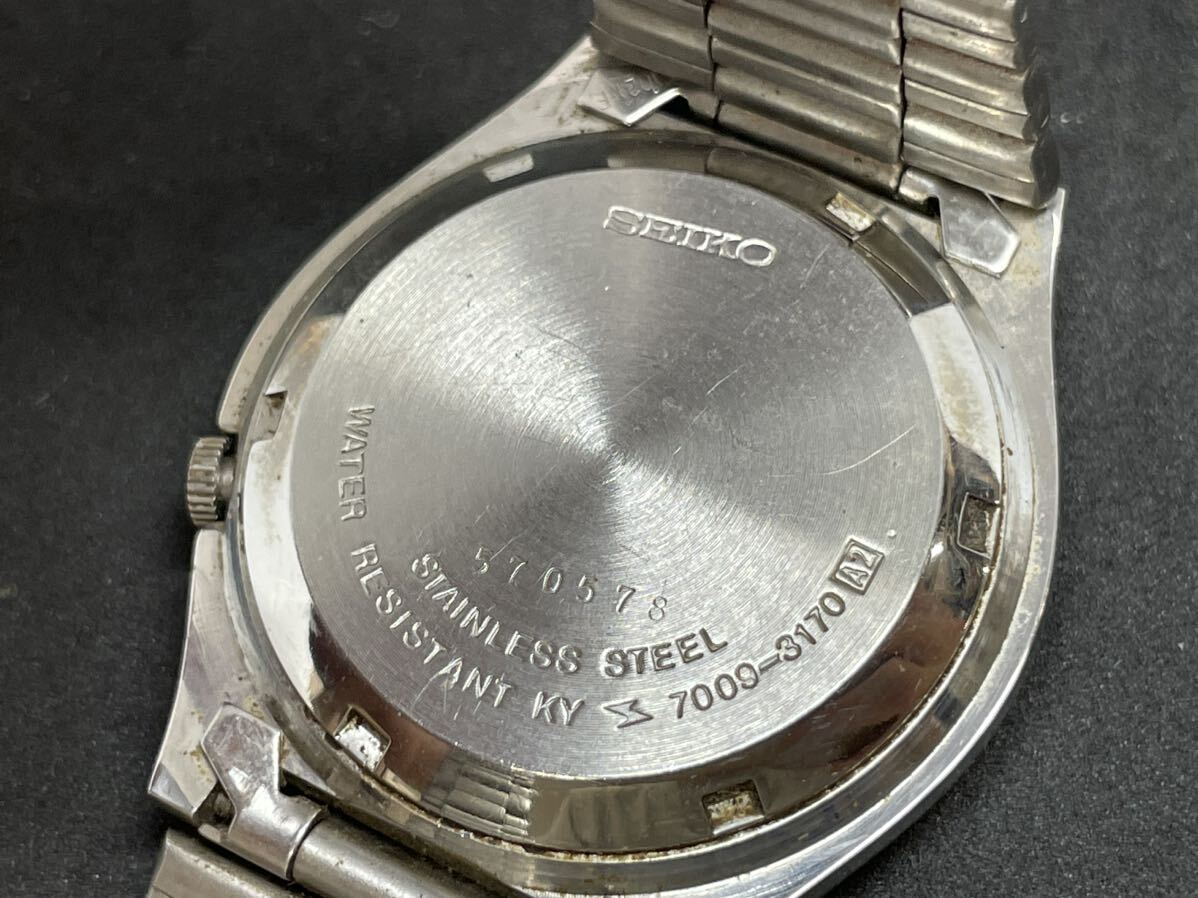 【稼働品】SEIKO 5 セイコー ファイブ 7009-876A 黒文字盤 自動巻き AUTOMATIC シルバー ステンレススチール 腕時計 黒文字盤 デイデイト_画像9