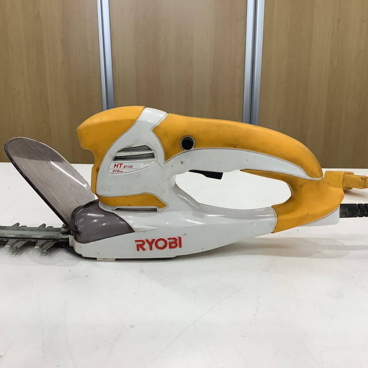 ＊KYOCERA RYOBI ヘッジトリマ HT-2110 生垣バリカン 京セラ リョービ ミニ生垣バリカン ヘッジトリマーの画像2