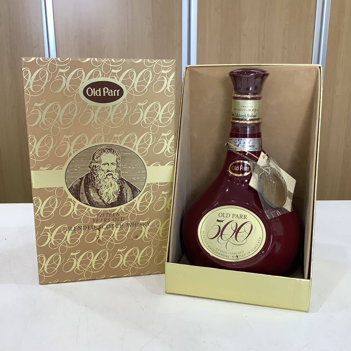 ＊【未開栓】Old Parr オールドパー 500周年 陶器 スコッチ ウイスキー 未開栓 古酒 750ml 43% 記念コイン付きの画像1